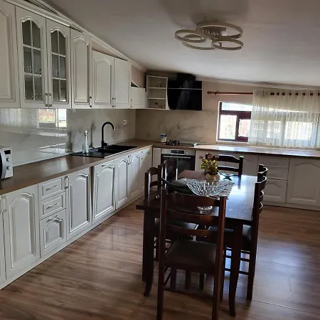Center Apartment *